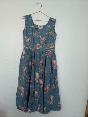 Alice’s country cottage Blue Floral Sleeveless Dress size 12